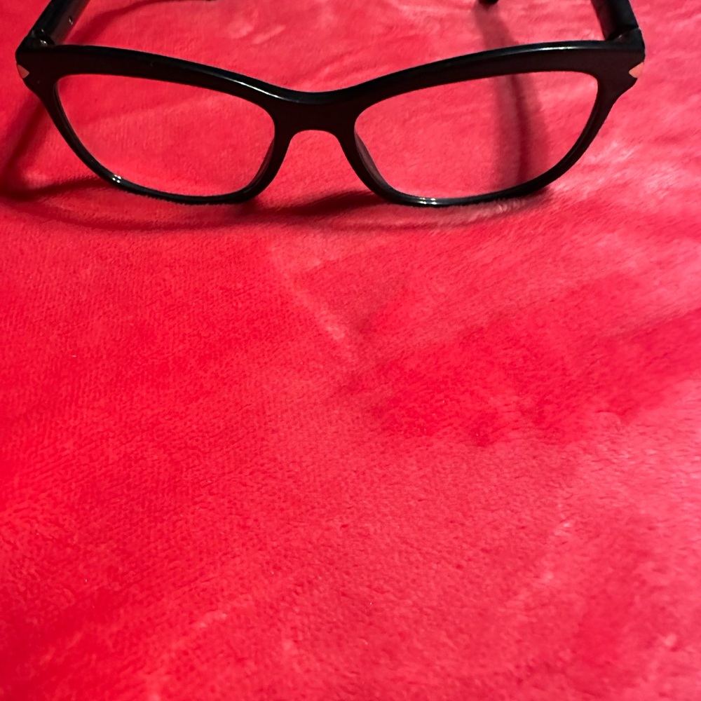 Prada glasses tested lens can be taken out
